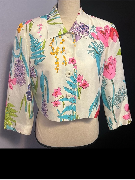 Maggy London Jackets & Blazers - Vintage Maggy London 100% Silk Floral Cropped Button‑Front Jacket